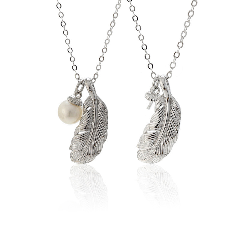 Minimalist Pearl Pendant Necklace, Versatile Gold Feather Clavicle Chain, Elegant Fashion Accessory for Chic Style Minimalist Pearl Pendant Necklace, Versatile Gold Feather Clavicle Chain, Elegant Fashion Accessory for Chic Style