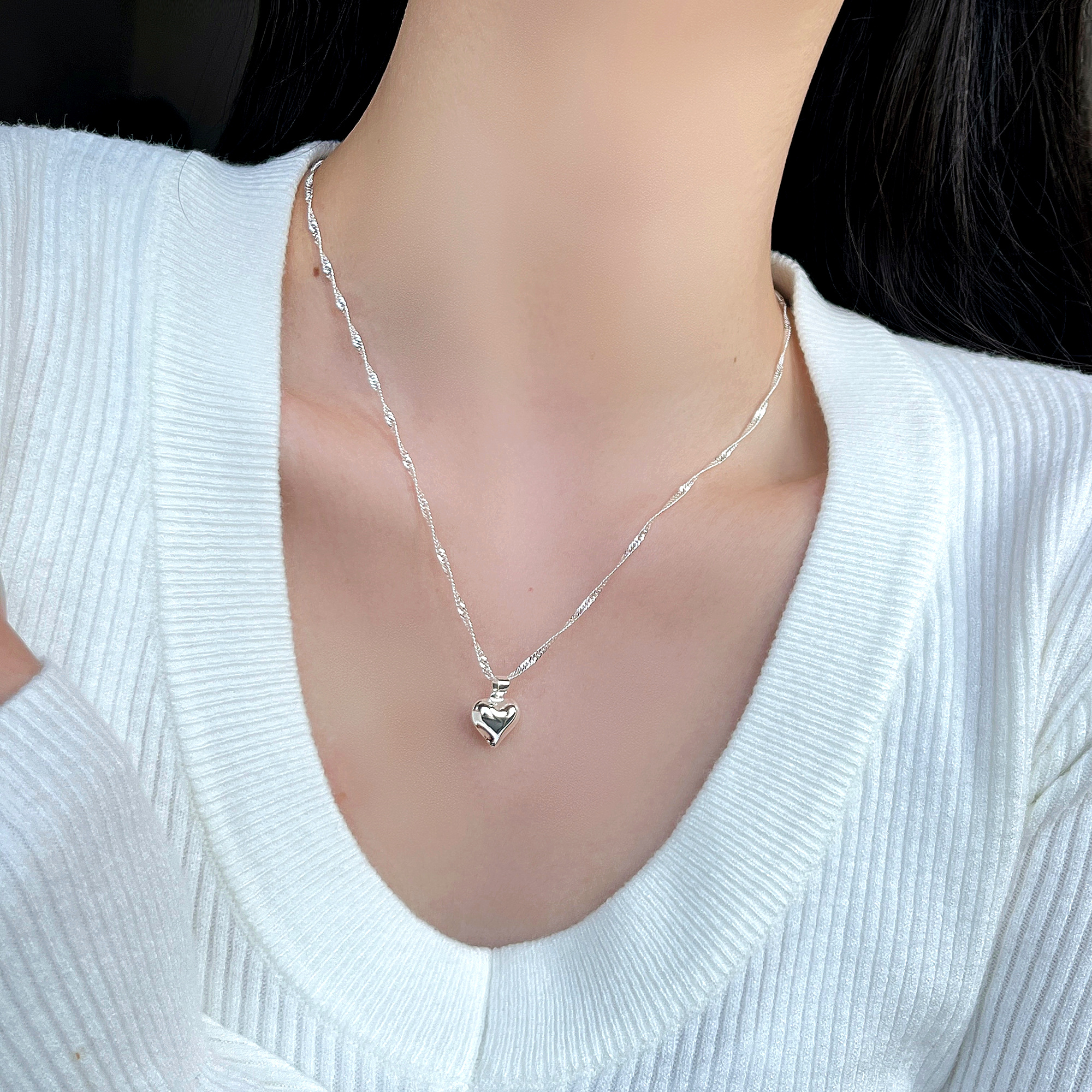 Minimalist Pure Silver Three-Dimensional Heart Necklace for Women - Exquisite Shiny Clavicle Chain, Versatile Summer Jewelry Minimalist Pure Silver Three-Dimensional Heart Necklace for Women - Exquisite Shiny Clavicle Chain, Versatile Summer Jewelry