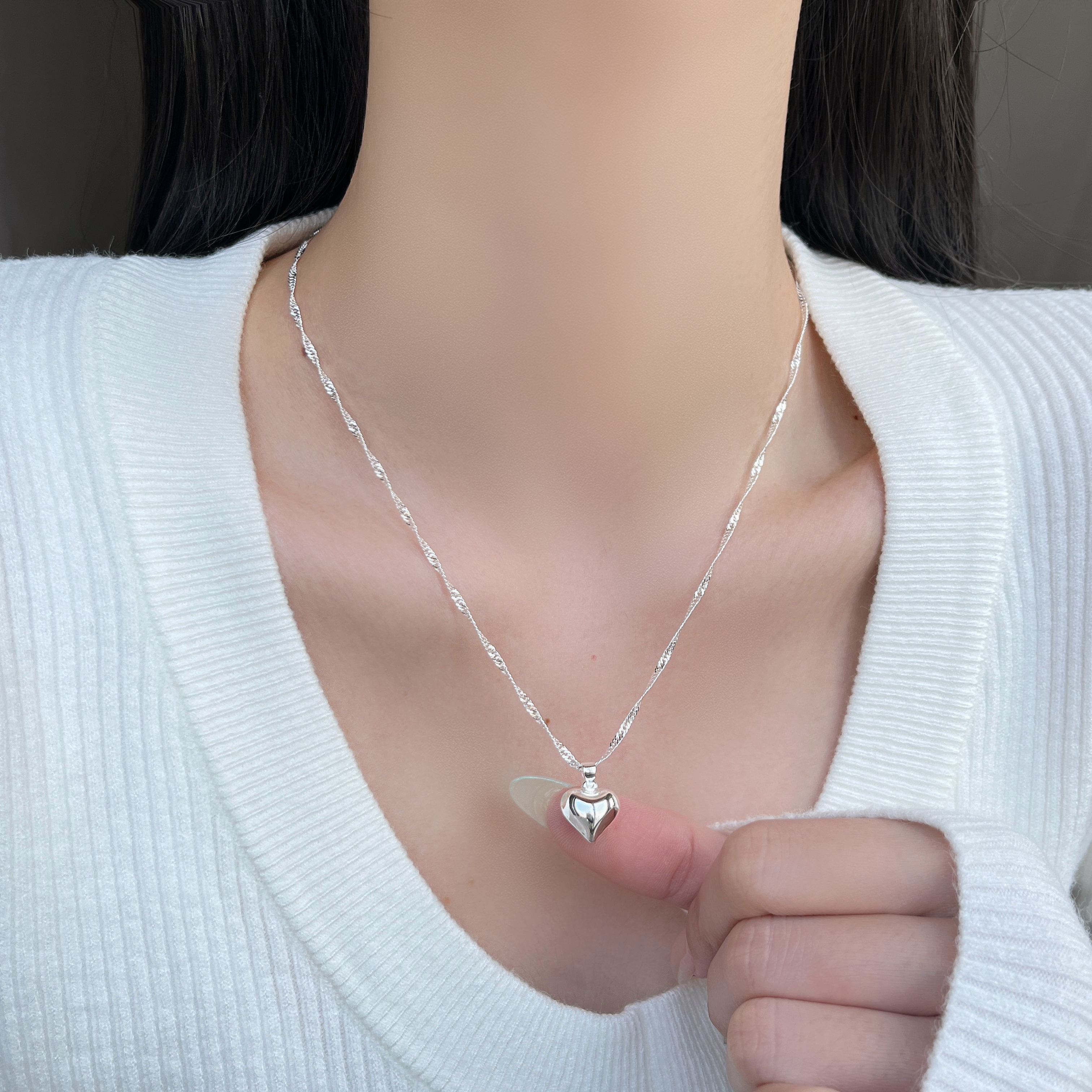 Minimalist Pure Silver Three-Dimensional Heart Necklace for Women - Exquisite Shiny Clavicle Chain, Versatile Summer Jewelry