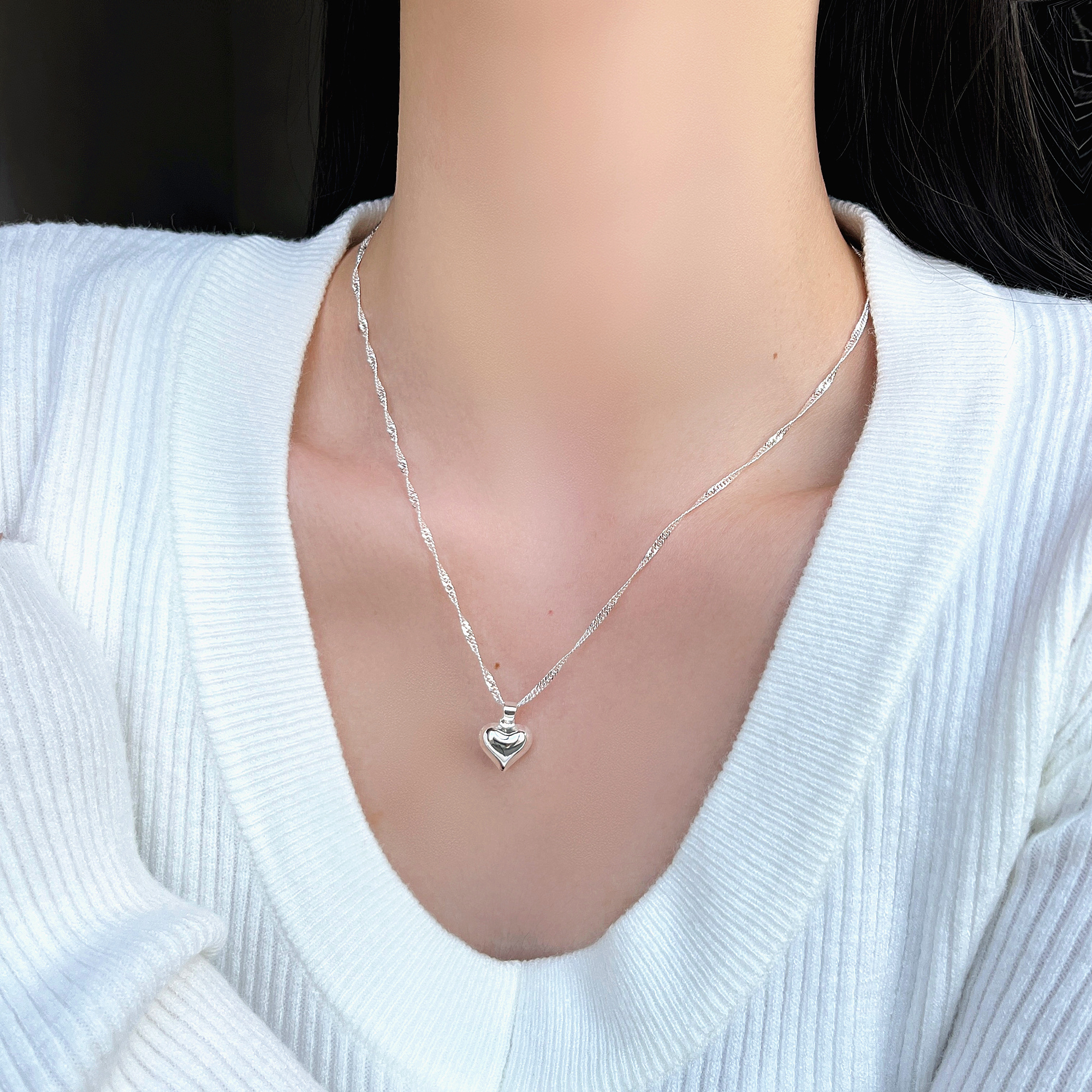 Minimalist Pure Silver Three-Dimensional Heart Necklace for Women - Exquisite Shiny Clavicle Chain, Versatile Summer Jewelry