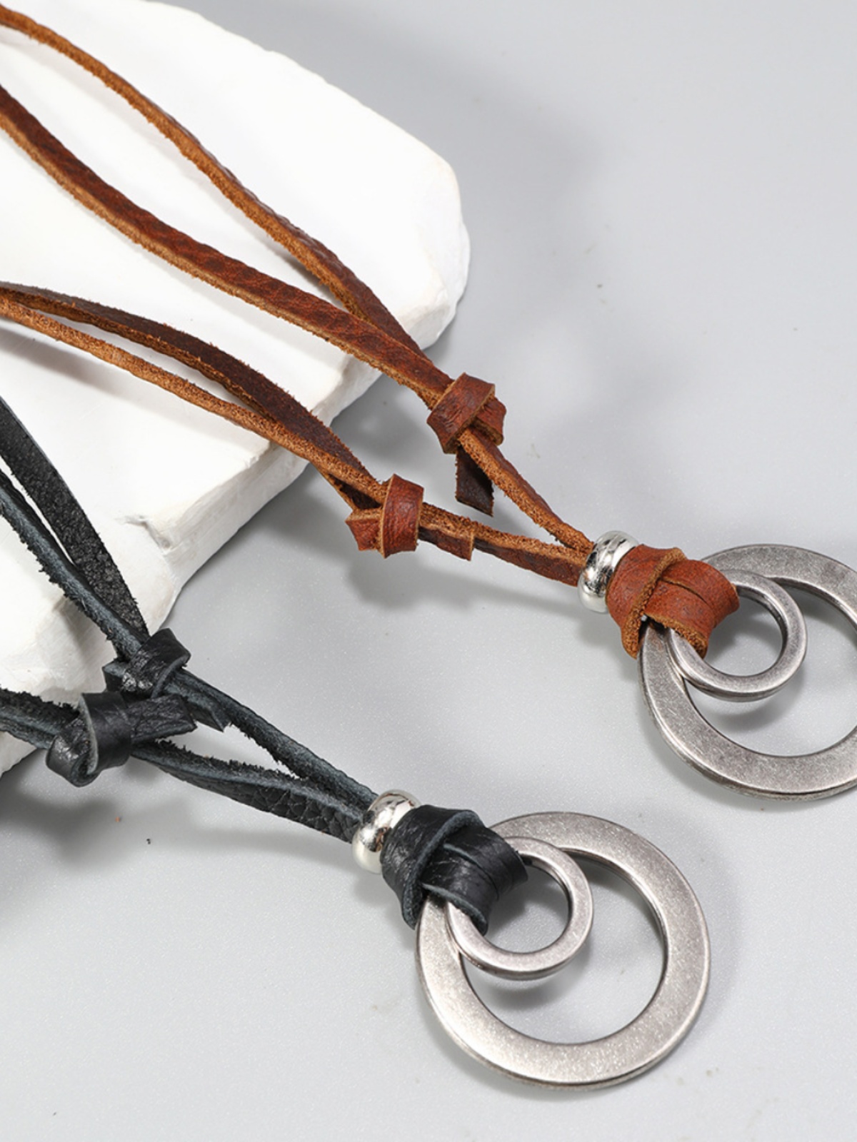 Minimalist Retro Leather Necklace - Unique Versatile Design for Y2K and 90s Fashion Enthusiasts