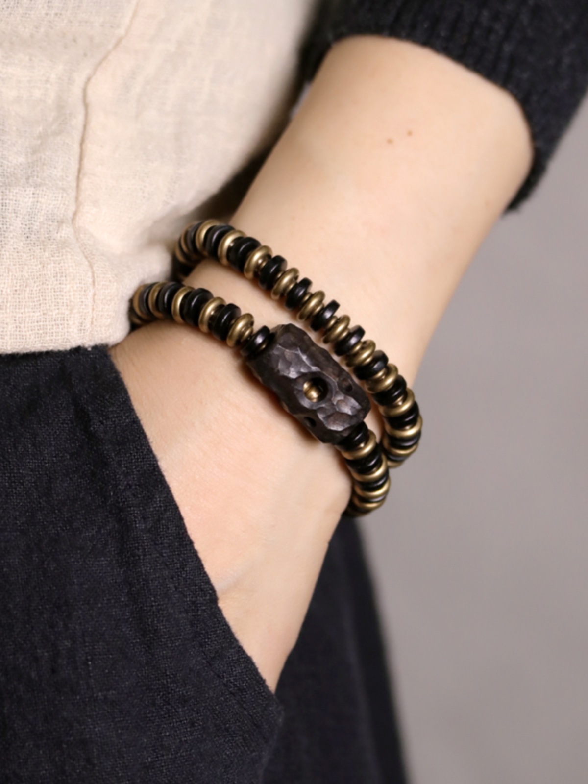 Minimalist Retro Wooden Bracelet for Men and Women, Versatile Color-Matching Accessory, Trendy Personalized Design Minimalist Retro Wooden Bracelet for Men and Women, Versatile Color-Matching Accessory, Trendy Personalized Design