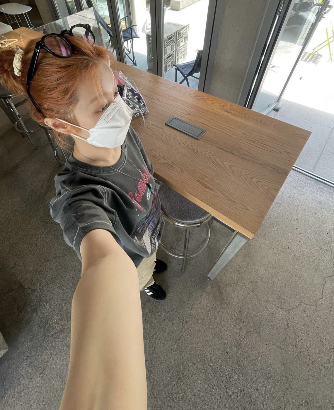 Minimalist Vintage Photo Print Casual T-Shirt - Loose Fit Summer Top for Unique Personality Style Minimalist Vintage Photo Print Casual T-Shirt - Loose Fit Summer Top for Unique Personality Style