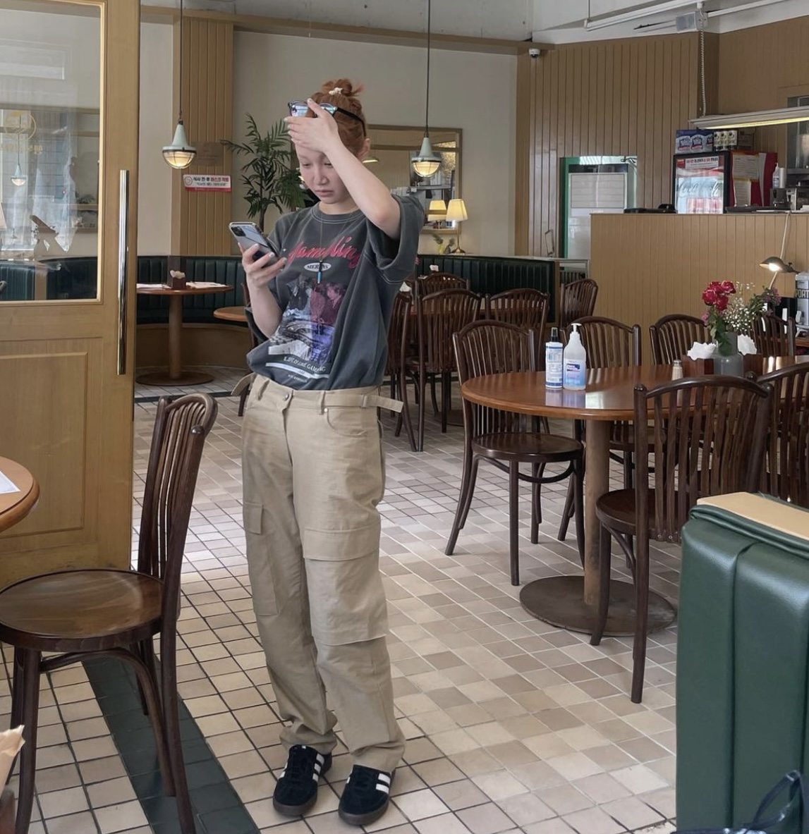 Minimalist Vintage Photo Print Casual T-Shirt - Loose Fit Summer Top for Unique Personality Style Minimalist Vintage Photo Print Casual T-Shirt - Loose Fit Summer Top for Unique Personality Style