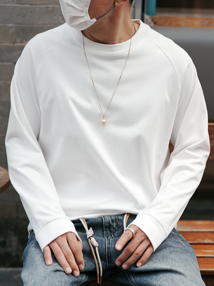 Minimalist White Long Sleeve T-Shirt for Men - High Weight Cotton Raglan Base Layer for Autumn and Winter Fashion