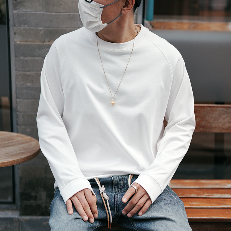 Minimalist White Long Sleeve T-Shirt for Men - High Weight Cotton Raglan Base Layer for Autumn and Winter Fashion