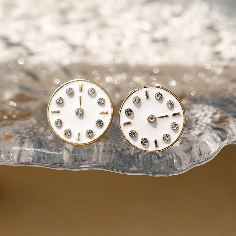 Minimalist Zinc Alloy Rhinestone Round Earrings for Women - Elegant Fashion Jewelry Ideal for Students, Birthdays, and Special Occasions Minimalist Zinc Alloy Rhinestone Round Earrings for Women - Elegant Fashion Jewelry Ideal for Students, Birthdays, and Special Occasions