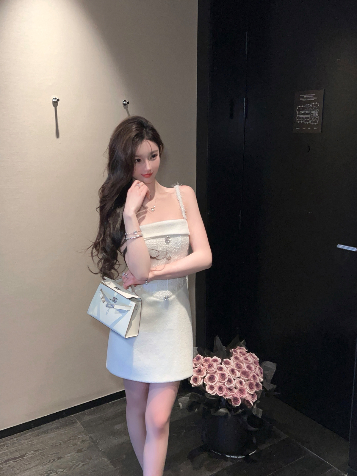 Mink Velvet White Woolen Suspender Dress for Autumn Winter - Heavy-Duty Fitted Short Skirt, Cozy Layering Essential Mink Velvet White Woolen Suspender Dress for Autumn Winter - Heavy-Duty Fitted Short Skirt, Cozy Layering Essential