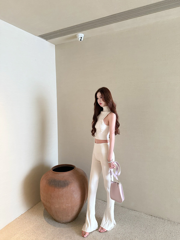 Moon Vera Swan Curve Sleeveless T-shirt and Casual Long Pants Set - Women's Summer Two-Piece Outfit for Trendy Y2K Style Moon Vera Swan Curve Sleeveless T-shirt and Casual Long Pants Set - Women's Summer Two-Piece Outfit for Trendy Y2K Style