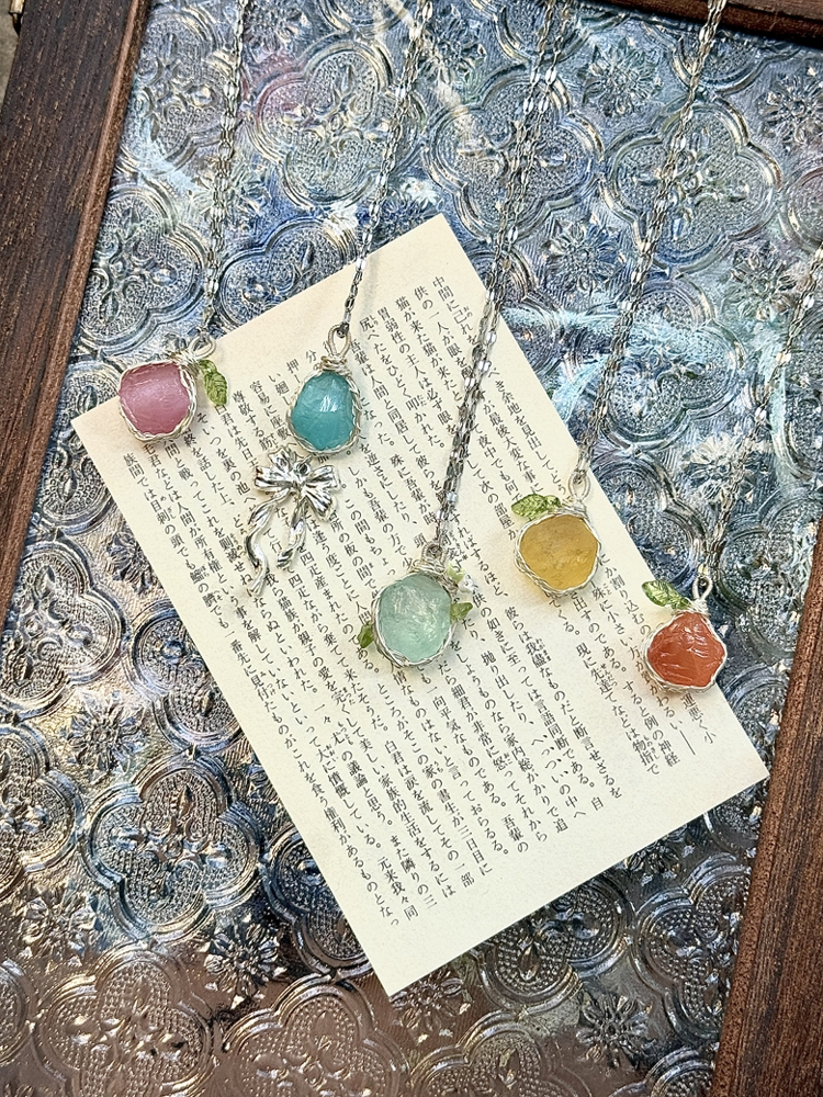 Multi-Color Crystal Raw Stone Macrame Necklace - Minimalist High-End Pendant Chain for Boho Style and Niche Fashion Lovers