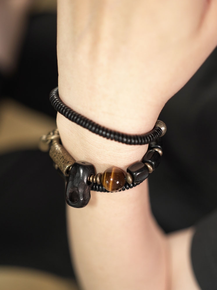 Multi-Layer Retro Black Sandalwood Bracelet for Men and Women - Unique Non-Fish Design, Trendy Personality Jewelry