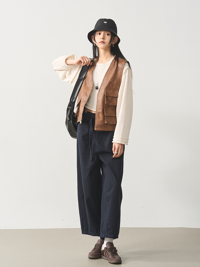 Multi-Pocket V-Neck Leather Vest in Coffee Color - Women's PU Leather Waistcoat Outerwear, Trendy 90s Style Fashion Multi-Pocket V-Neck Leather Vest in Coffee Color - Women's PU Leather Waistcoat Outerwear, Trendy 90s Style Fashion