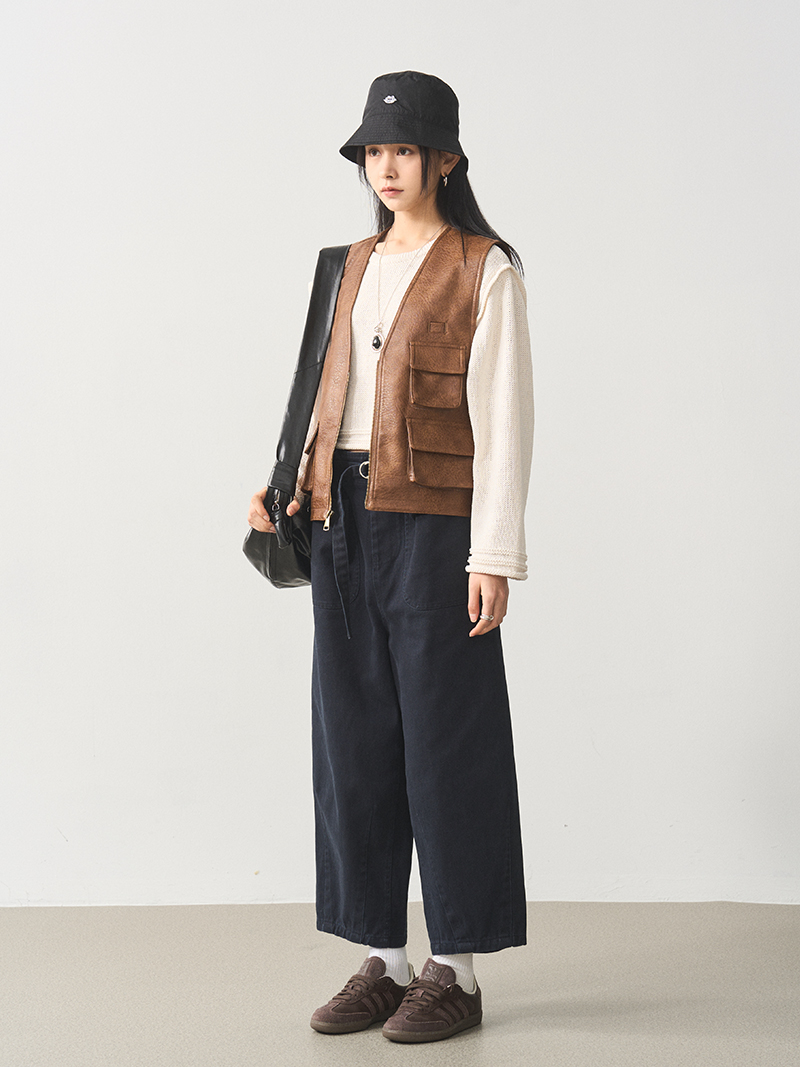 Multi-Pocket V-Neck Leather Vest in Coffee Color - Women's PU Leather Waistcoat Outerwear, Trendy 90s Style Fashion Multi-Pocket V-Neck Leather Vest in Coffee Color - Women's PU Leather Waistcoat Outerwear, Trendy 90s Style Fashion