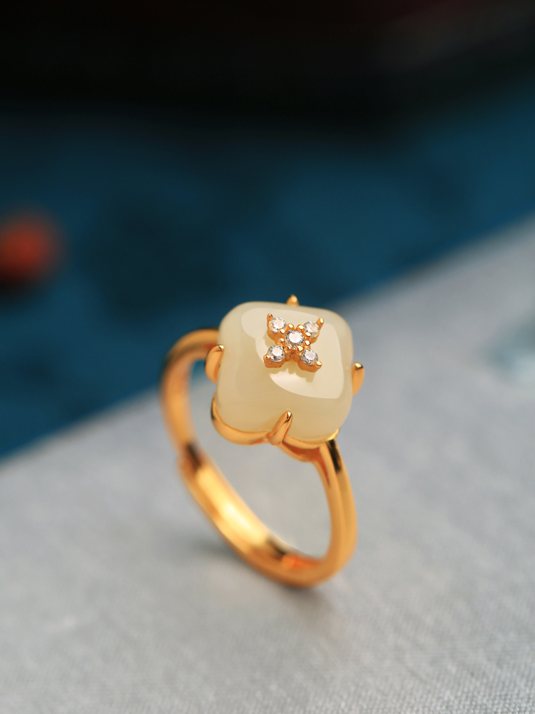 Natural Hetian Jade Four-Leaf Clover Ring for Women, 18K Gold-Plated Luxury Jade Ring, Elegant Premium Fashion Jewelry Natural Hetian Jade Four-Leaf Clover Ring for Women, 18K Gold-Plated Luxury Jade Ring, Elegant Premium Fashion Jewelry