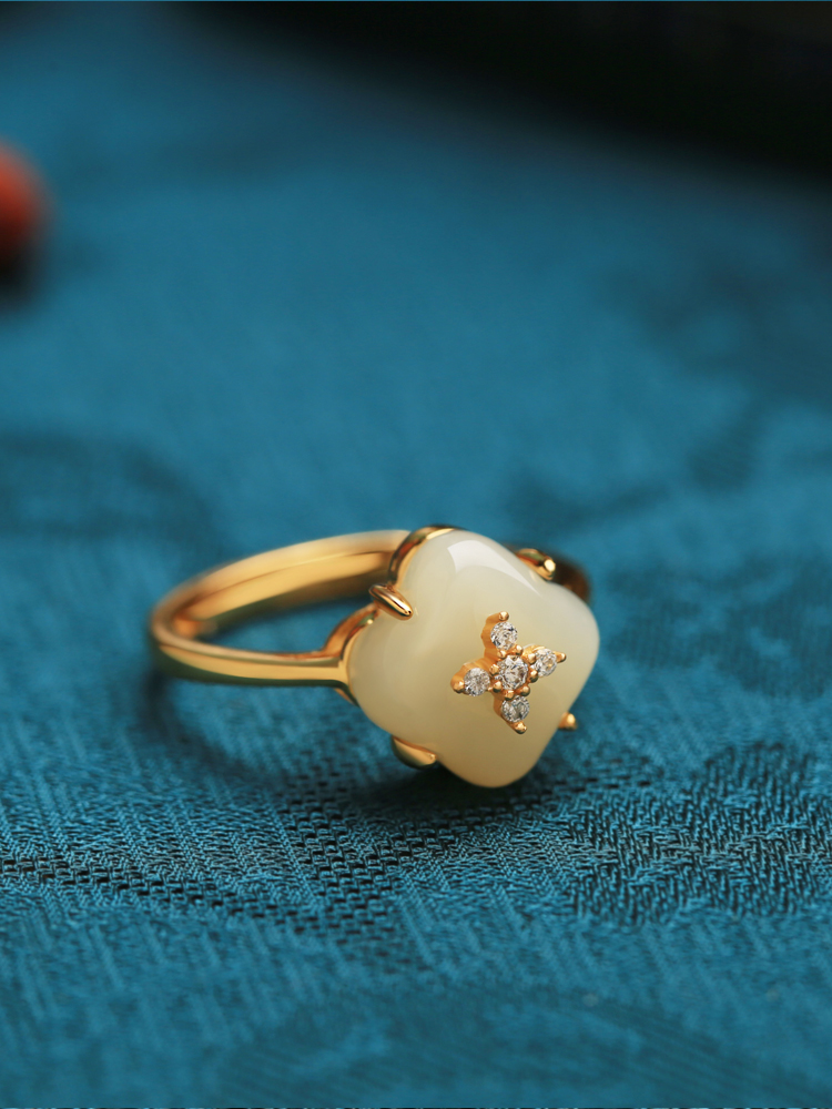 Natural Hetian Jade Four-Leaf Clover Ring for Women, 18K Gold-Plated Luxury Jade Ring, Elegant Premium Fashion Jewelry