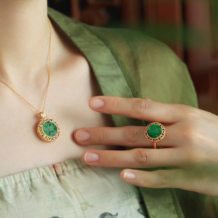 Natural Jadeite Green Ru Yi Pendant Necklace for Women - Silver Collarbone Chain in National Style - Elegant Jade Jewelry Natural Jadeite Green Ru Yi Pendant Necklace for Women - Silver Collarbone Chain in National Style - Elegant Jade Jewelry
