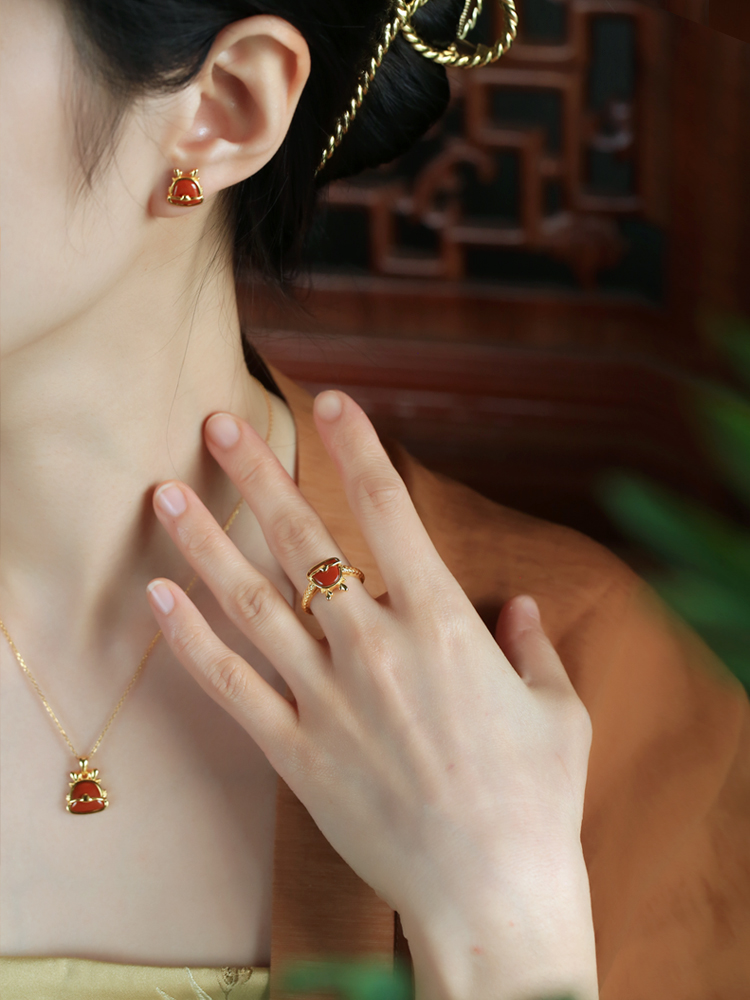 Natural Red Agate Dragon Ring for Women - Chinese Style, Light Luxury, Retro Design, Gold-Plated Silver, National Wind Natural Red Agate Dragon Ring for Women - Chinese Style, Light Luxury, Retro Design, Gold-Plated Silver, National Wind