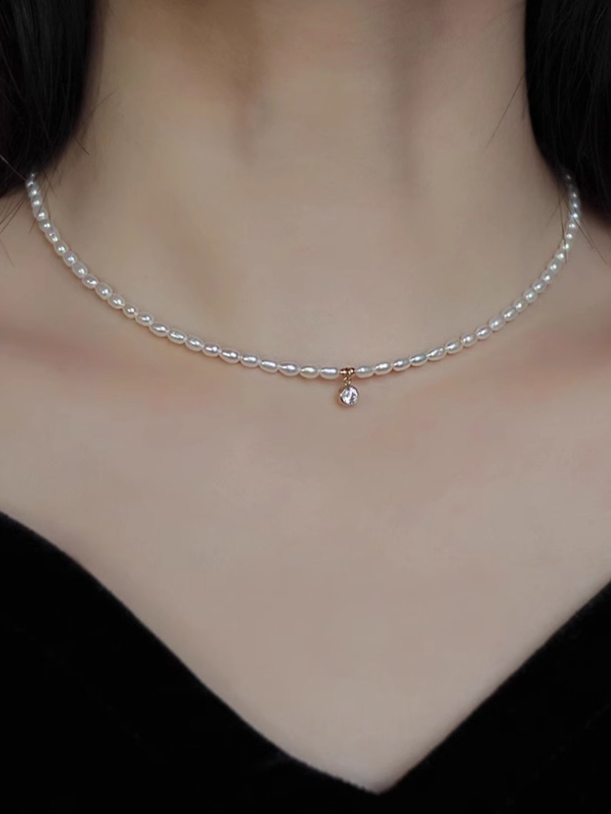 Natural Small Pearl Necklace for Women, Light Luxury Collarbone Chain, Simple Versatile Design, Fashionable Accessory for Any Occasion
