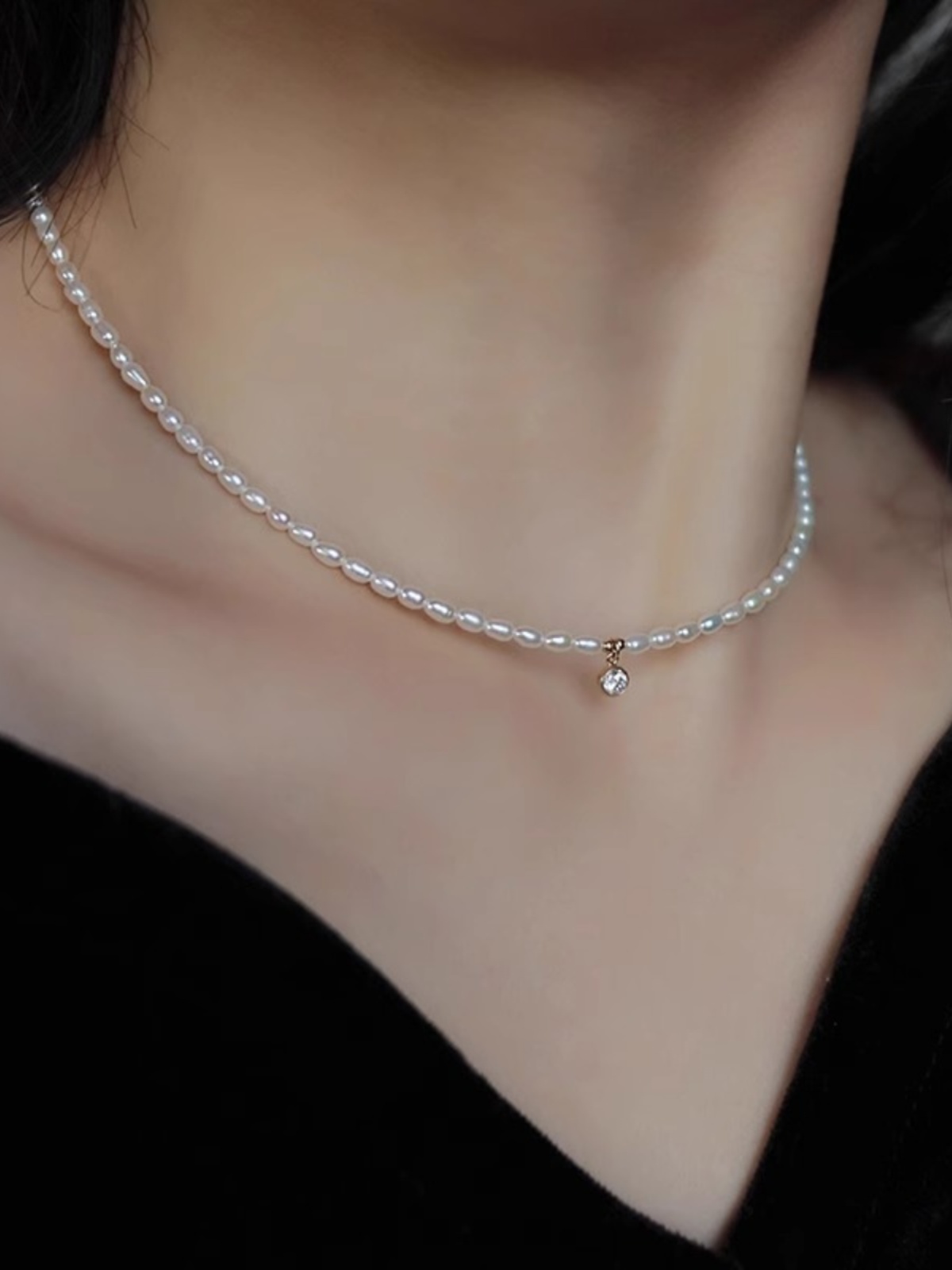 Natural Small Pearl Necklace for Women, Light Luxury Collarbone Chain, Simple Versatile Design, Fashionable Accessory for Any Occasion Natural Small Pearl Necklace for Women, Light Luxury Collarbone Chain, Simple Versatile Design, Fashionable Accessory for Any Occasion