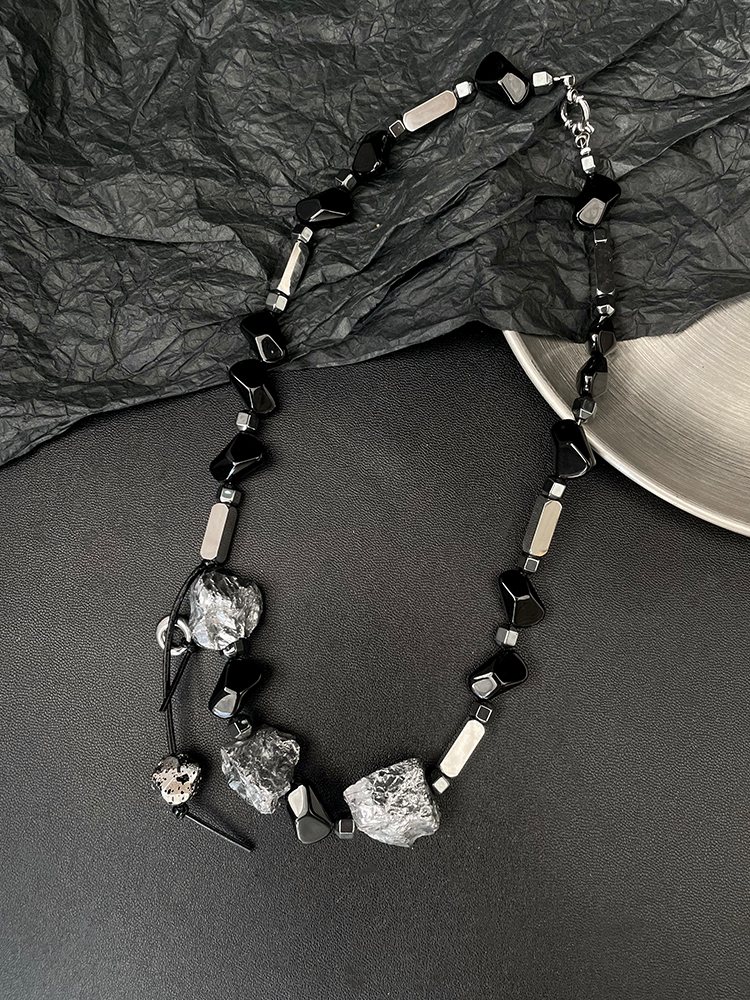 Natural Stone Bead Necklace for Women - Personalized Hip-Hop Minimalist Style, Light Luxury High-End Neck Accessory Natural Stone Bead Necklace for Women - Personalized Hip-Hop Minimalist Style, Light Luxury High-End Neck Accessory