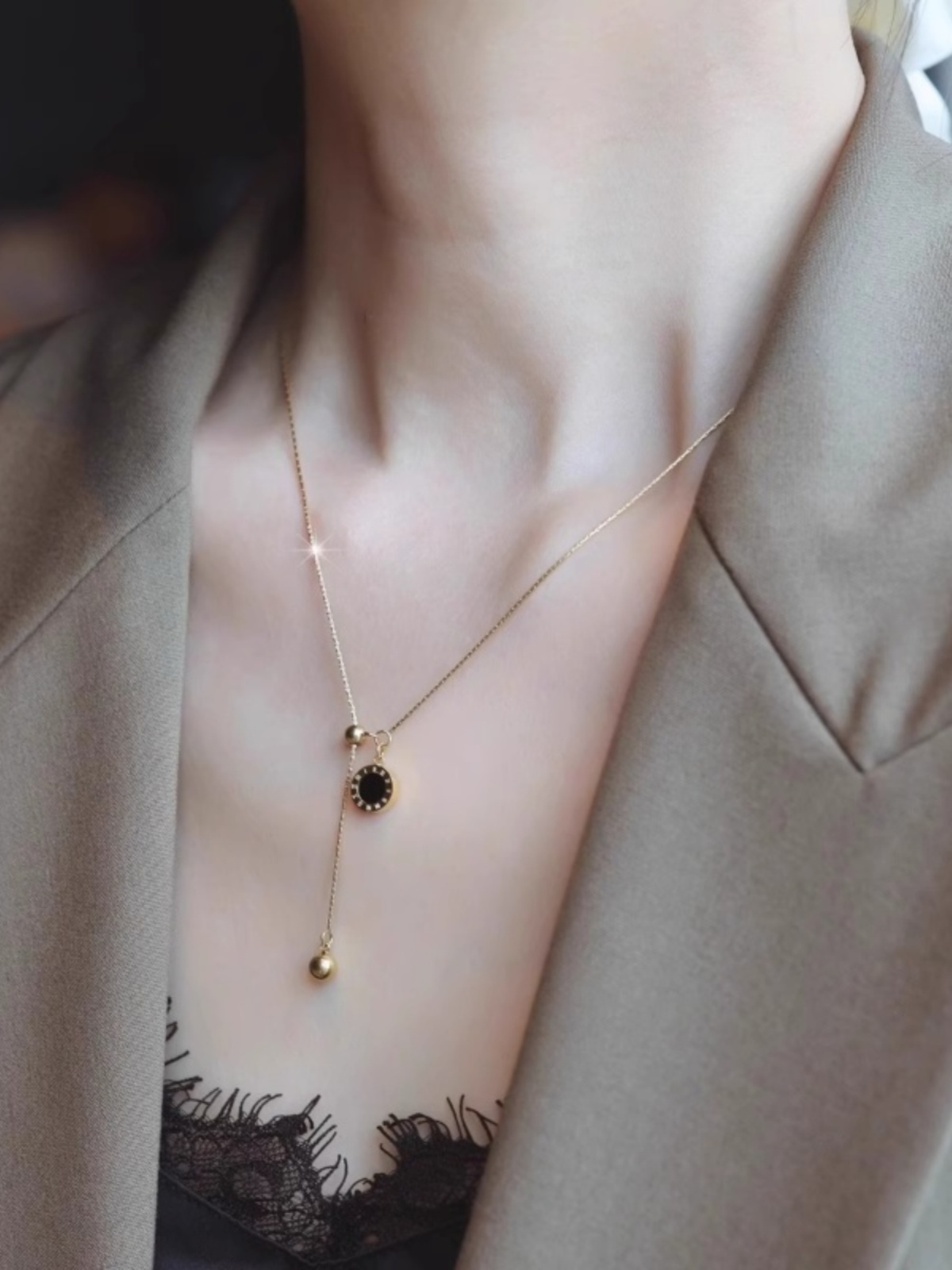 Niche Design Women's Clavicle Chain Necklace - Elegant Parisian Style Jewelry Niche Design Women's Clavicle Chain Necklace - Elegant Parisian Style Jewelry