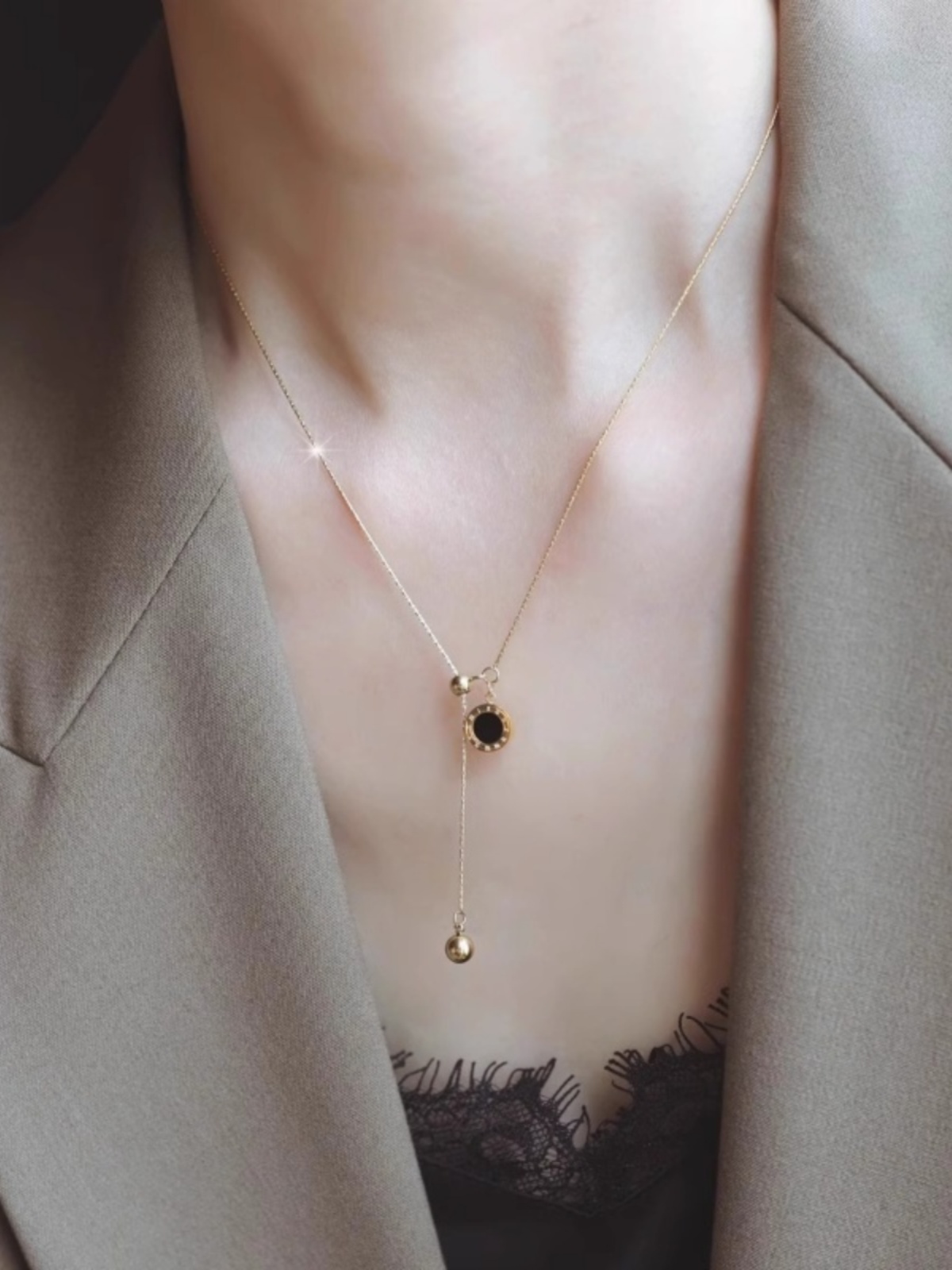 Niche Design Women's Clavicle Chain Necklace - Elegant Parisian Style Jewelry Niche Design Women's Clavicle Chain Necklace - Elegant Parisian Style Jewelry