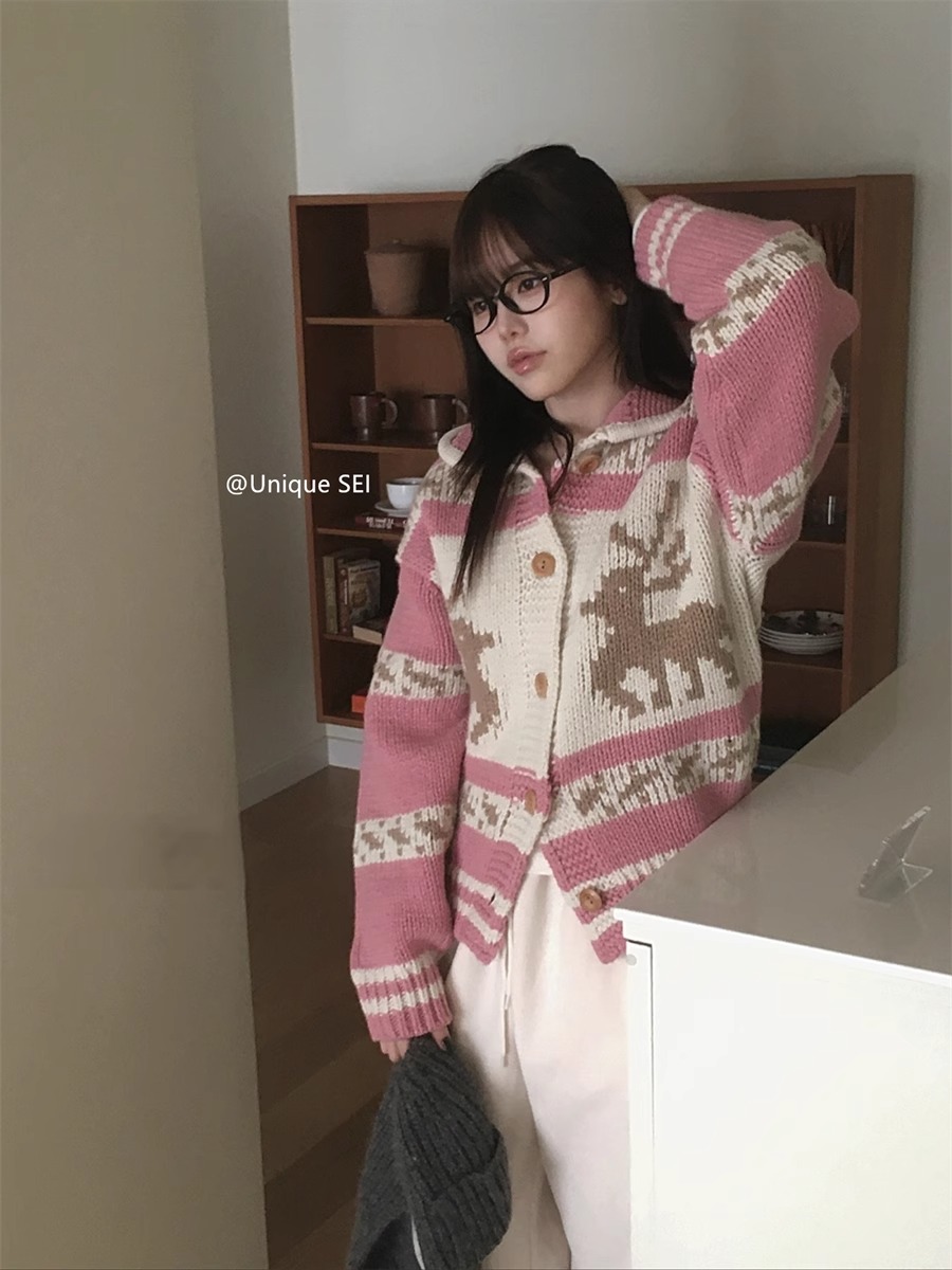 Nordic Retro Thick Knitted Sweater Coat in Cream - Winter Warm Deer Design, Low-Saturation Aesthetic, Cozy Fashion Essential Nordic Retro Thick Knitted Sweater Coat in Cream - Winter Warm Deer Design, Low-Saturation Aesthetic, Cozy Fashion Essential