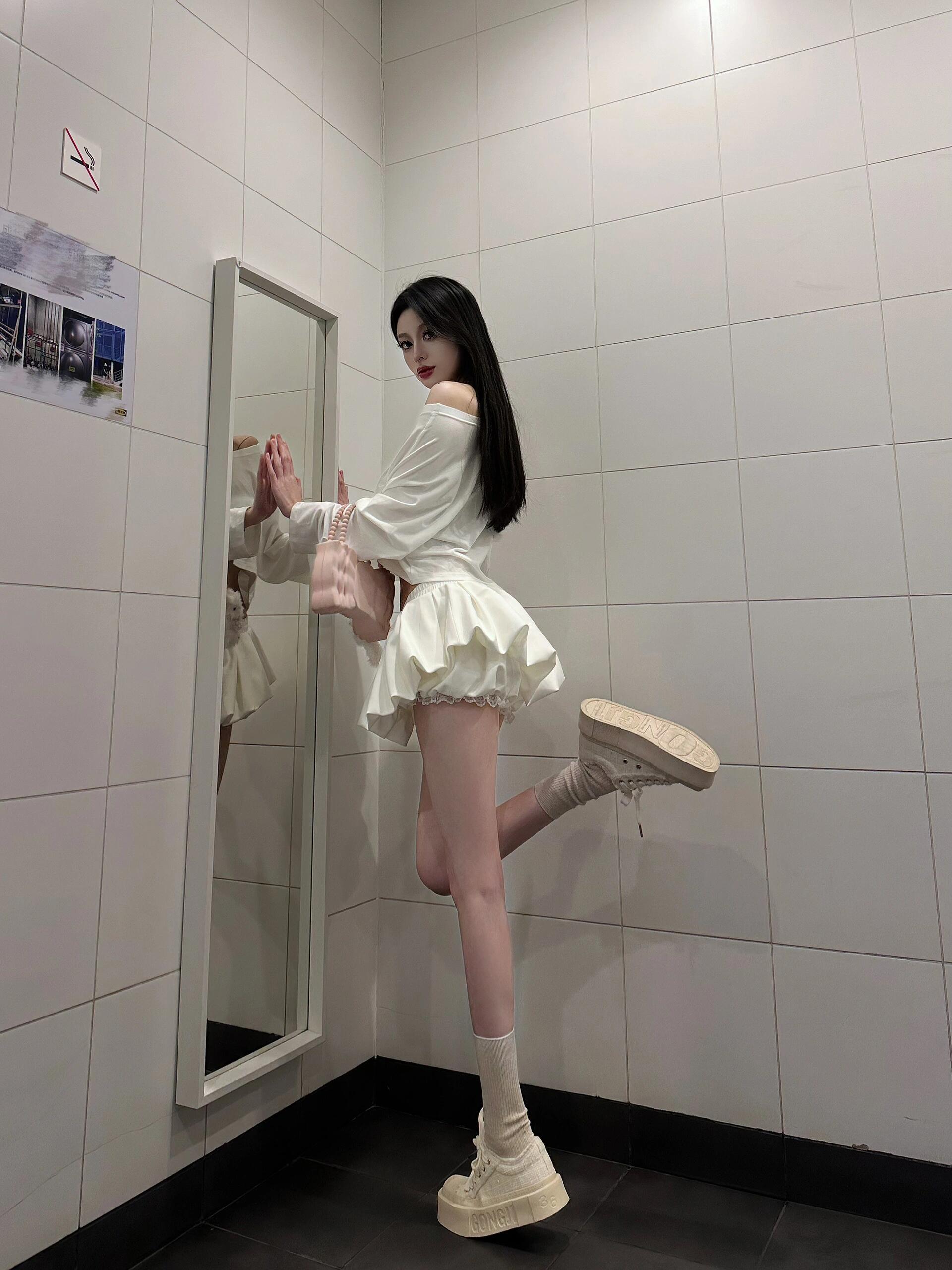 Off-Shoulder Cropped Top and Low-Waist A-Line Puff Skirt Two-Piece Set - American Style Spicy Girl Outfit, Y2K Fashion Off-Shoulder Cropped Top and Low-Waist A-Line Puff Skirt Two-Piece Set - American Style Spicy Girl Outfit, Y2K Fashion