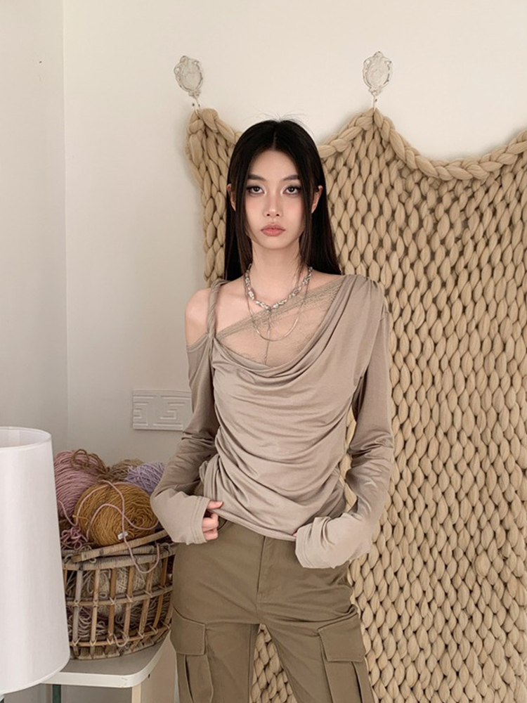 Off-Shoulder Lace Spliced Long Sleeve T-Shirt for Women - Eccentric Slim Fit Autumn Top, Versatile Casual Style Off-Shoulder Lace Spliced Long Sleeve T-Shirt for Women - Eccentric Slim Fit Autumn Top, Versatile Casual Style