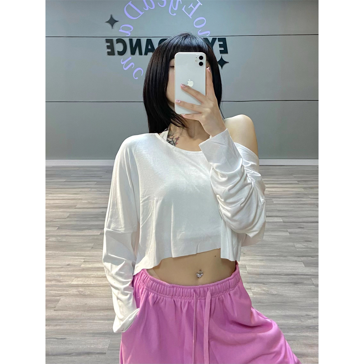 Off-Shoulder Loose Long Sleeve T-Shirt - Solid Color One-Shoulder Top with Large Round Neck for Casual Dance Style
