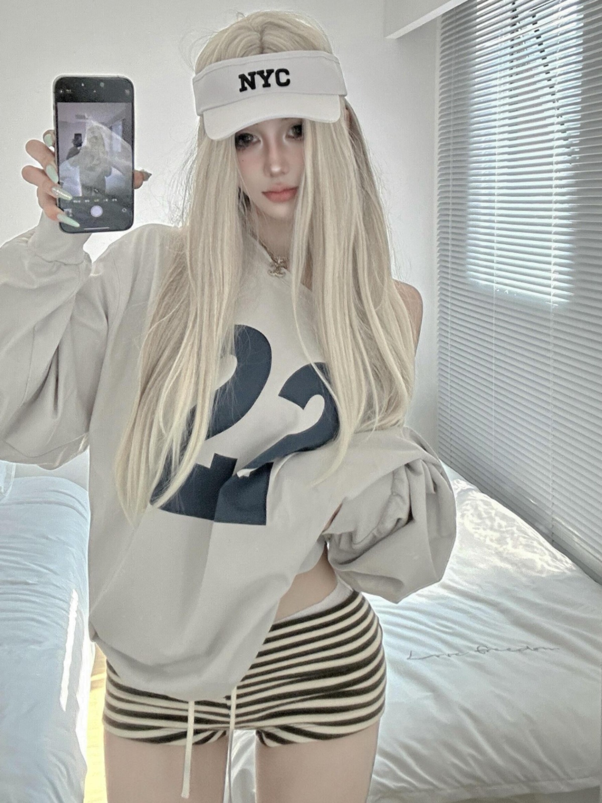 Off-Shoulder Spicy Girl Printed Long Sleeve Sweatshirt for Women, Loose Autumn Pullover Top, American Style, 2025 Fashion