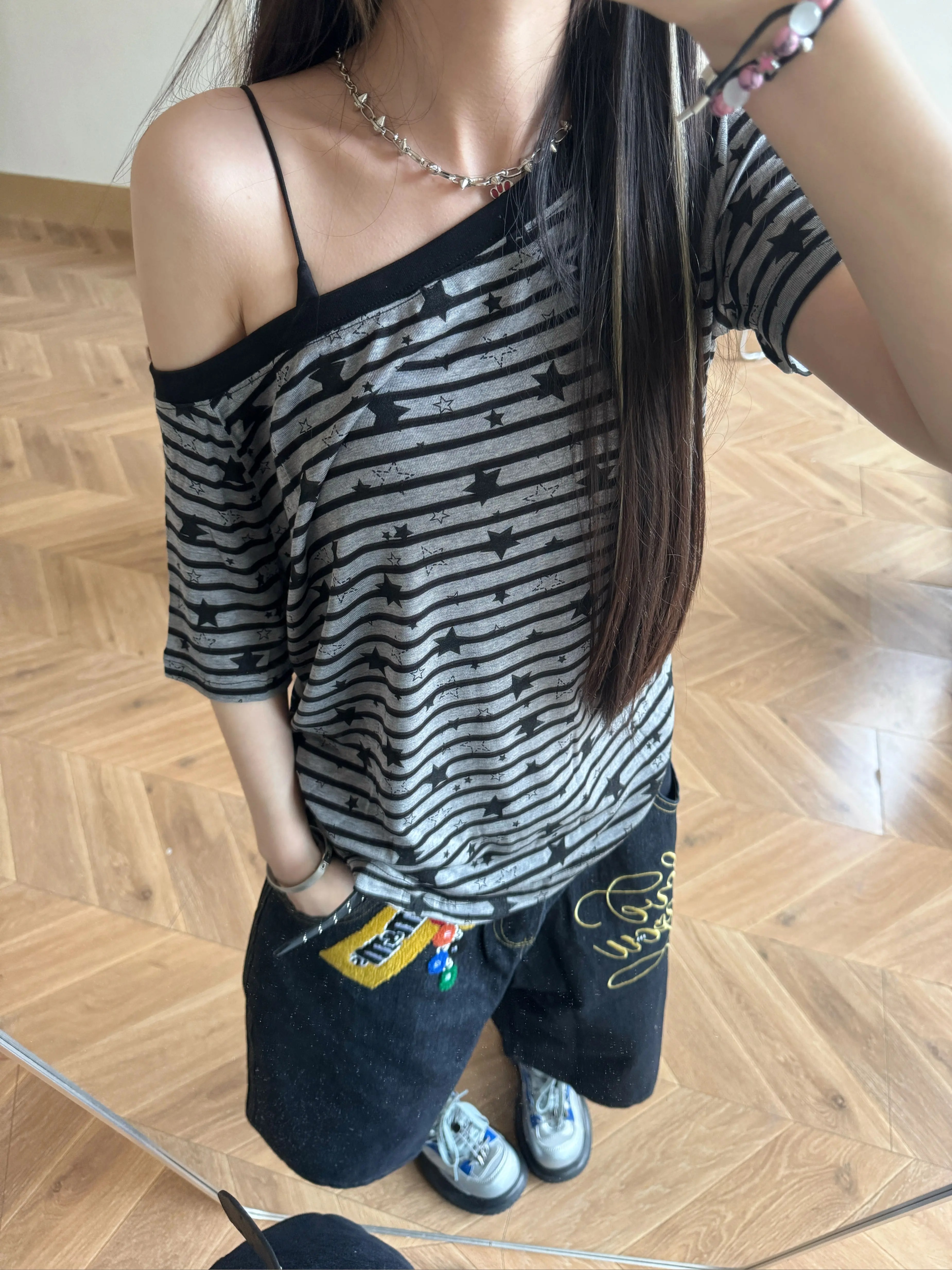 Off-Shoulder Striped Star Print T-Shirt for Women - Spicy Girl Summer Top in American Style, Perfect for 90s Y2K Vibes Off-Shoulder Striped Star Print T-Shirt for Women - Spicy Girl Summer Top in American Style, Perfect for 90s Y2K Vibes