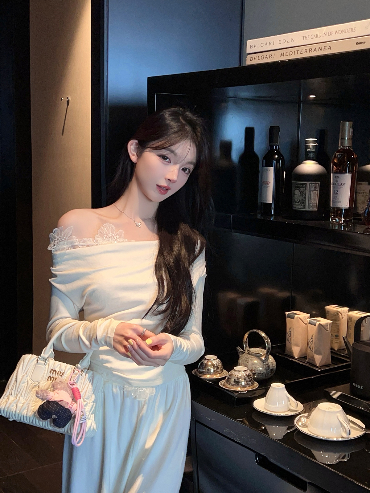 Off-White One-Shoulder Lace Trim Short Crop Top - Women's Spring Fashion Shoulder-Baring T-Shirt, Y2K Style