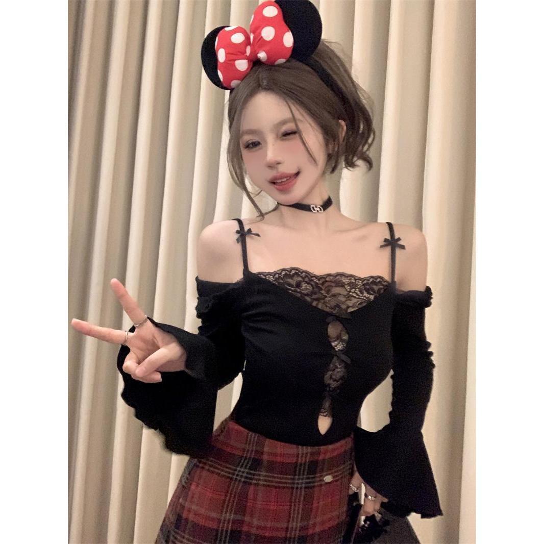 One-Shoulder Bell Sleeve Top with Lace Edge Splicing - Unique Two-Piece Look for Autumn and Winter Women's Fashion One-Shoulder Bell Sleeve Top with Lace Edge Splicing - Unique Two-Piece Look for Autumn and Winter Women's Fashion