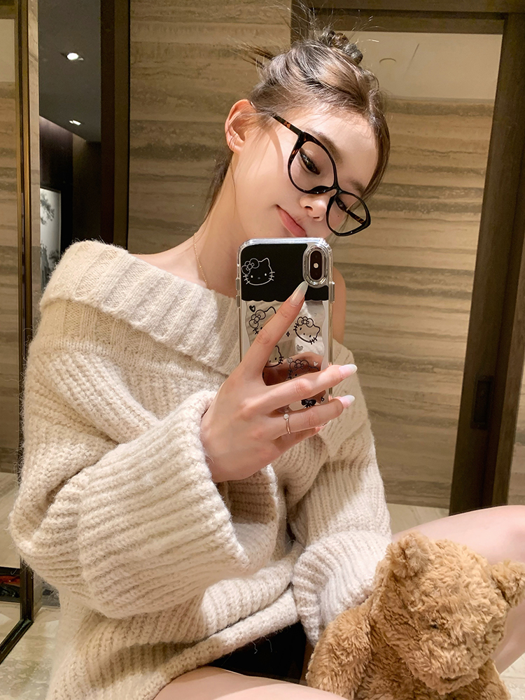 One-Shoulder Knit Sweater for Women, Slim Fit Loose Top, Autumn-Winter Korean Style, Cozy Casual Fashion One-Shoulder Knit Sweater for Women, Slim Fit Loose Top, Autumn-Winter Korean Style, Cozy Casual Fashion