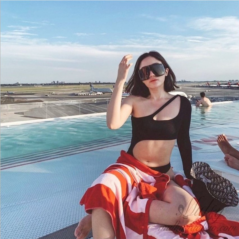 One-Shoulder Long Sleeve Swimsuit for Women, Gathered Design, Classic Vacation Swimwear, Small Bust, Korean Style Hot Spring Fashion