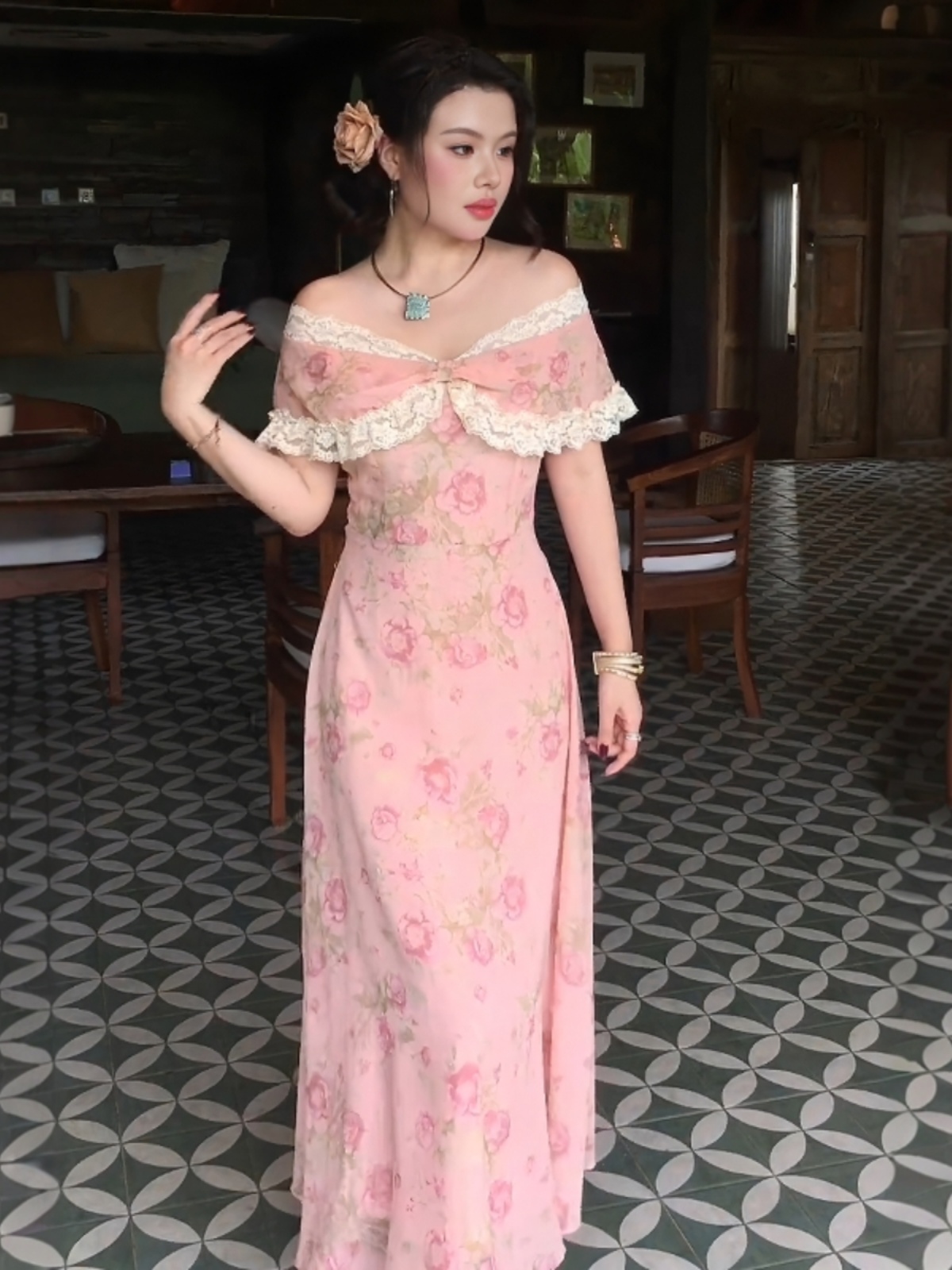 One-Shoulder Slimming Floral Dress in Retro Hong Kong Style - Unique Long Dress for 2025 Summer Fashion One-Shoulder Slimming Floral Dress in Retro Hong Kong Style - Unique Long Dress for 2025 Summer Fashion