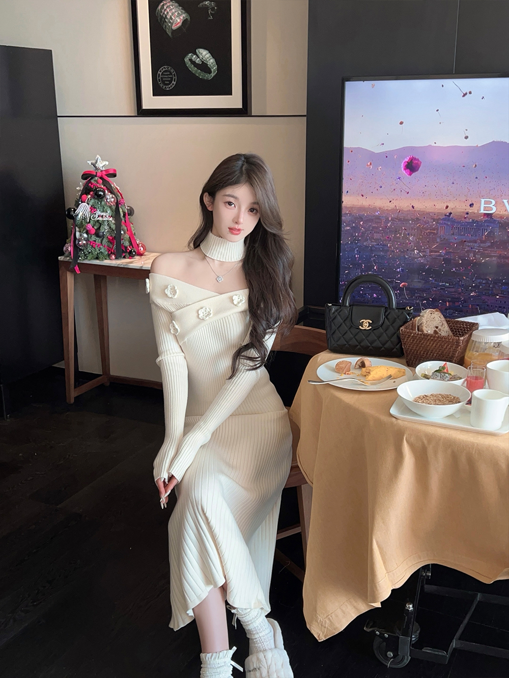 One-Shoulder White Knitted Sweater Dress - Thick, Knee-Length Winter Fashion for Cozy Style One-Shoulder White Knitted Sweater Dress - Thick, Knee-Length Winter Fashion for Cozy Style