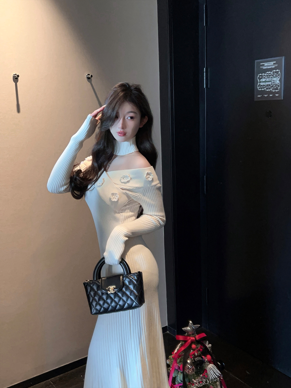 One-Shoulder White Knitted Sweater Dress - Thick, Knee-Length Winter Fashion for Cozy Style One-Shoulder White Knitted Sweater Dress - Thick, Knee-Length Winter Fashion for Cozy Style