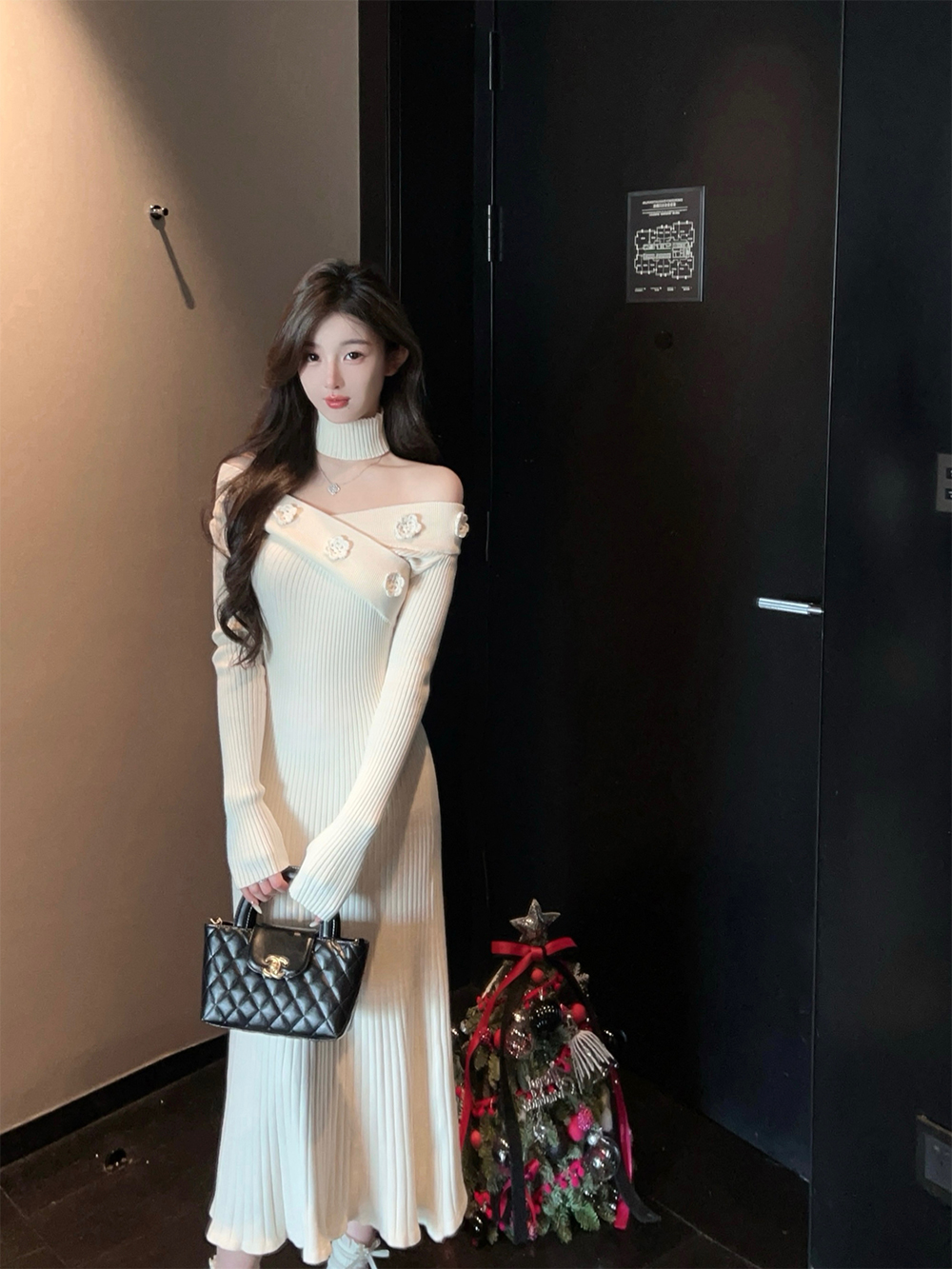 One-Shoulder White Knitted Sweater Dress - Thick, Knee-Length Winter Fashion for Cozy Style
