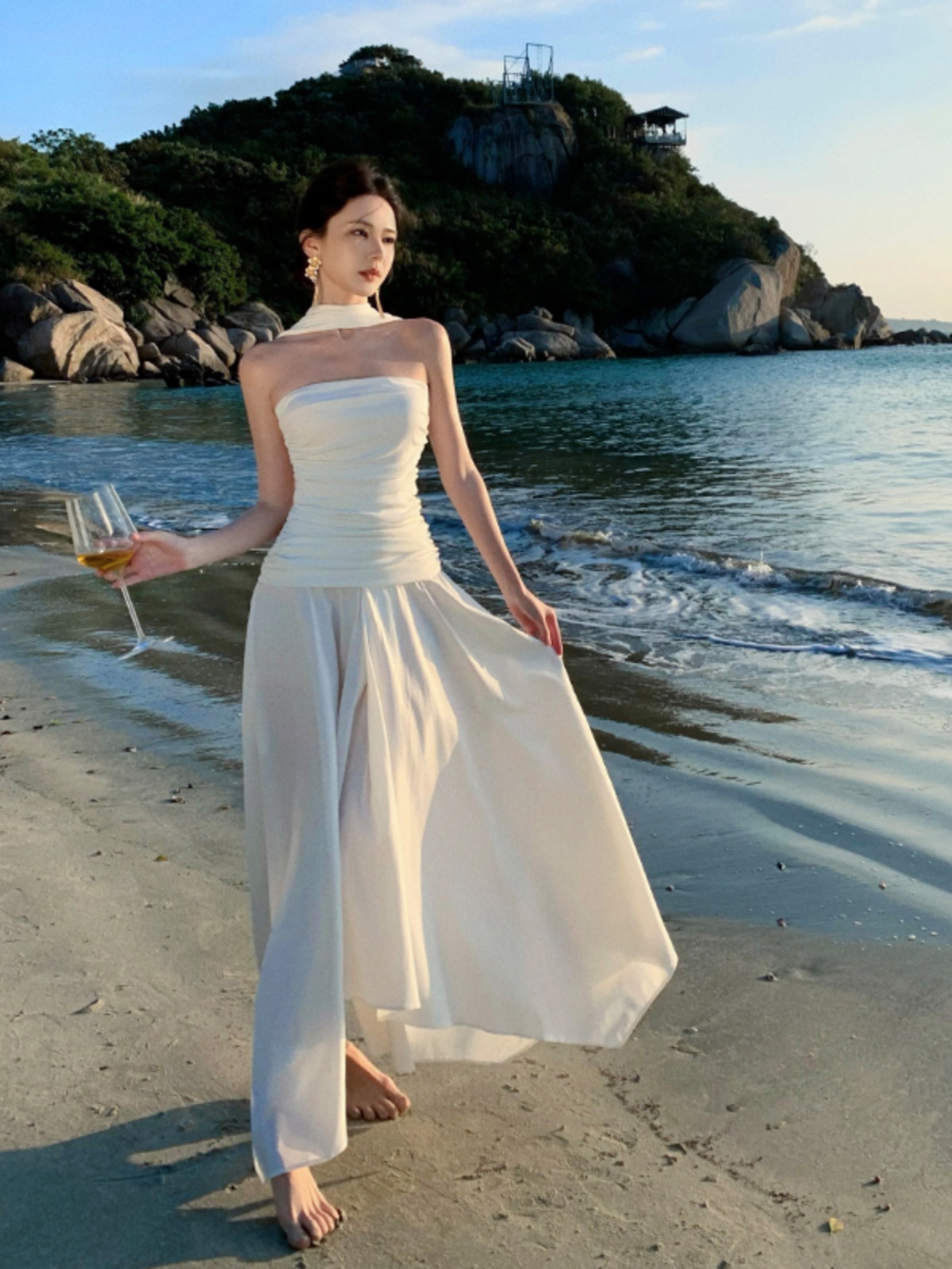 One-Shoulder White Sleeveless Dress, French Style Waist-Cinching Long Dress for a Slimming Look, Elegant Moonlight Design