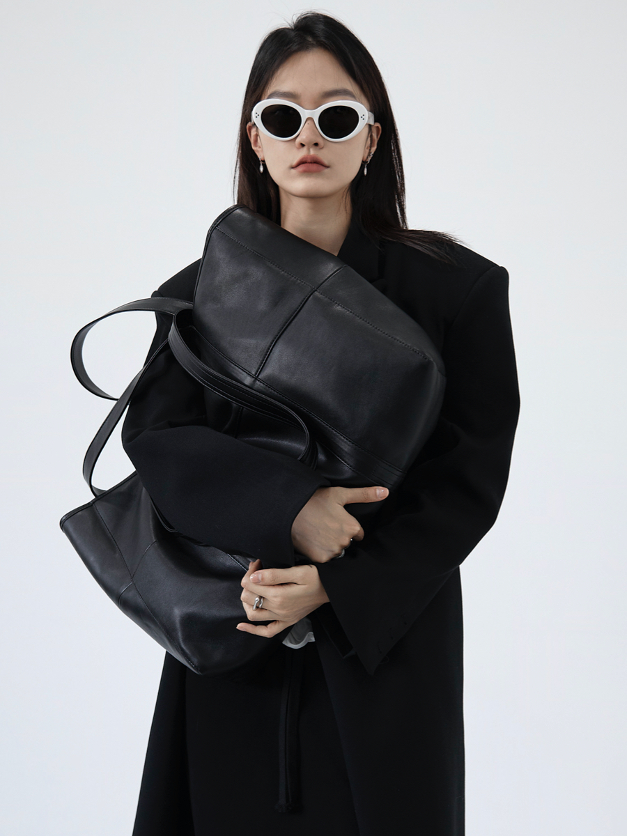 Oversized Soft Leather Tote Bag - 2-Sided Design, Large Capacity, Perfect for Everyday Use, Stylish and Functional