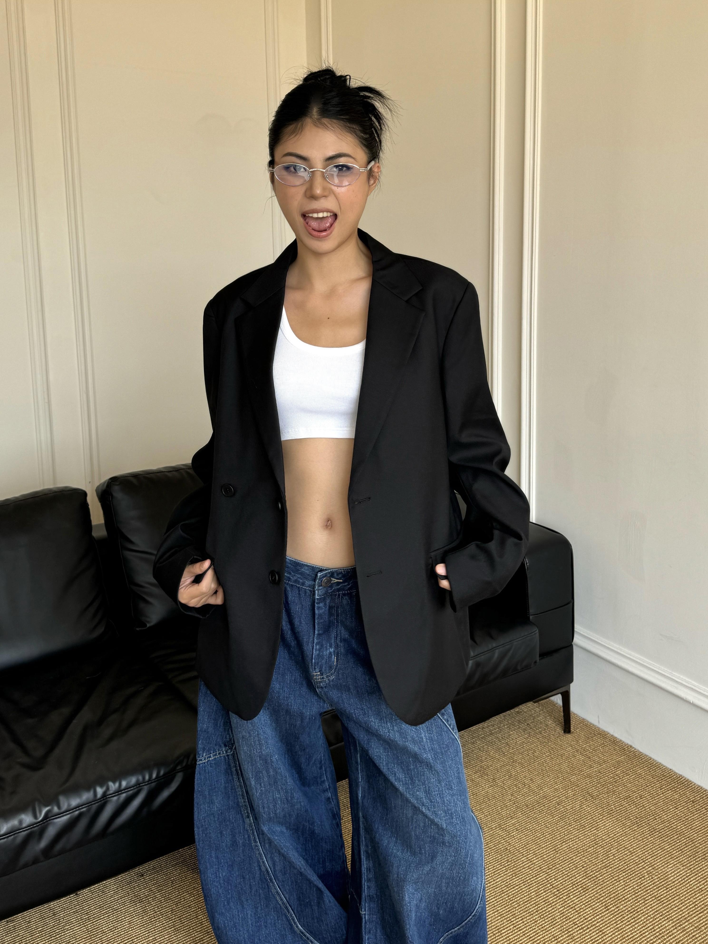 Oversized Spicy Girl Suit Jacket - High-End American Style, Loose Fit, Trendy Fashion for a Chic Look Oversized Spicy Girl Suit Jacket - High-End American Style, Loose Fit, Trendy Fashion for a Chic Look