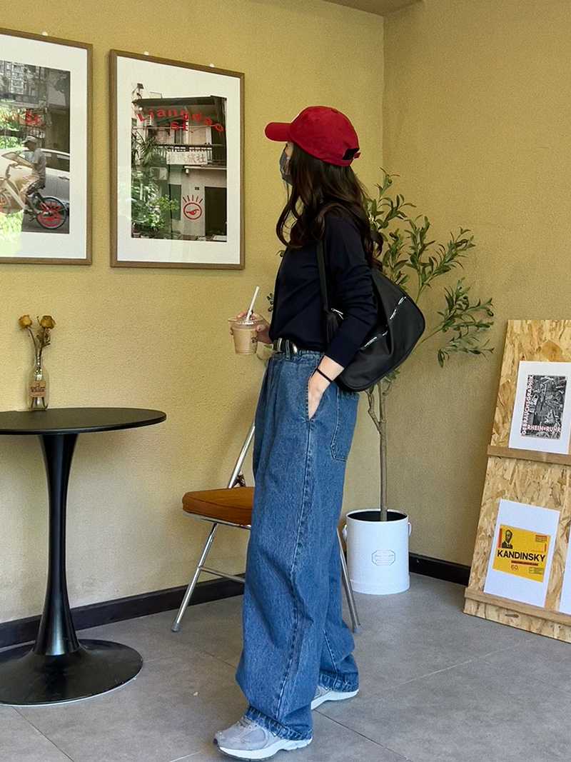 Oversized Women's Straight High-Waisted Wide-Leg Jeans - Retro Loose Fit for Fall 2025, Versatile 90s-Inspired Fashion Pants Oversized Women's Straight High-Waisted Wide-Leg Jeans - Retro Loose Fit for Fall 2025, Versatile 90s-Inspired Fashion Pants