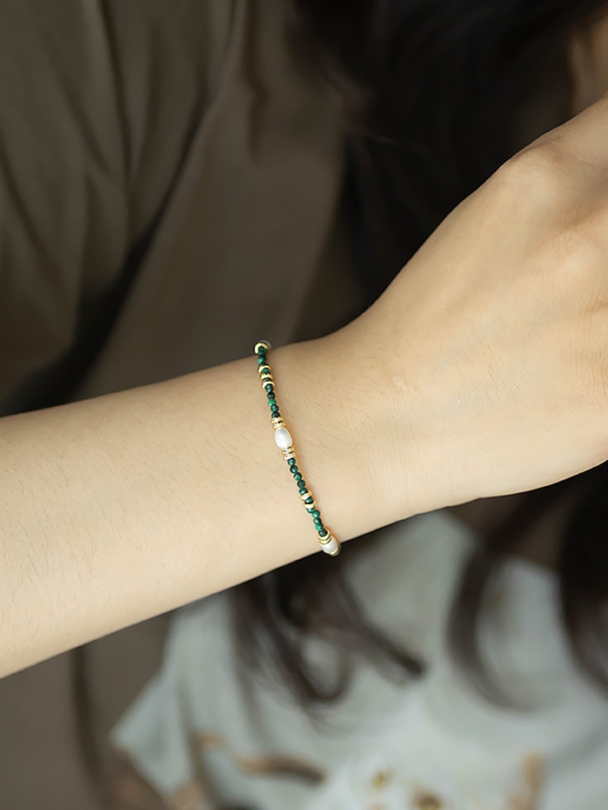 Peacock Green Freshwater Pearl Bracelet - 925 Silver Gold-Plated Vintage Stacking Band in Light Luxury Chinese Style Peacock Green Freshwater Pearl Bracelet - 925 Silver Gold-Plated Vintage Stacking Band in Light Luxury Chinese Style