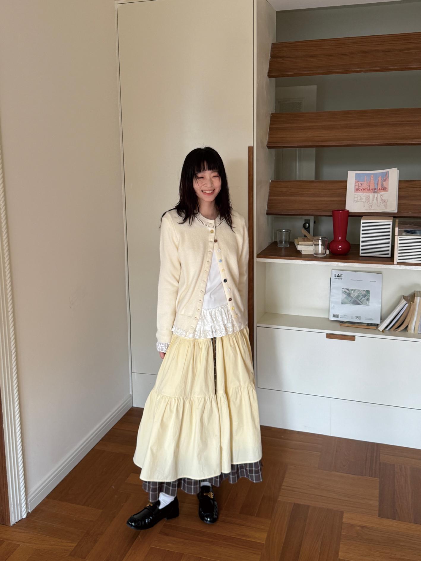 Pearl Dream Yarn Lace Trim Long Sleeve T-Shirt - Slim Fit Round Neck Top in 90s Inspired Style Pearl Dream Yarn Lace Trim Long Sleeve T-Shirt - Slim Fit Round Neck Top in 90s Inspired Style