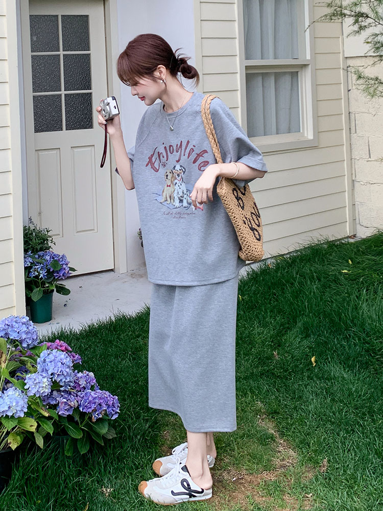 Petite Dog Print T-Shirt and Skirt Set for Women, Loose-Fit Two-Piece Outfit, 2025 Summer Style, Cute Age-Reducing Look