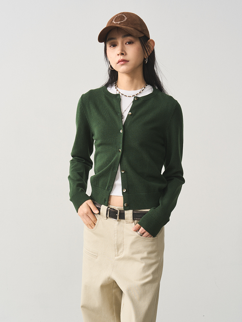 Petite Solid Color Knitted Cardigan for Women - Classic Versatile Short Style - Spring 2025 Fashion in Green Petite Solid Color Knitted Cardigan for Women - Classic Versatile Short Style - Spring 2025 Fashion in Green