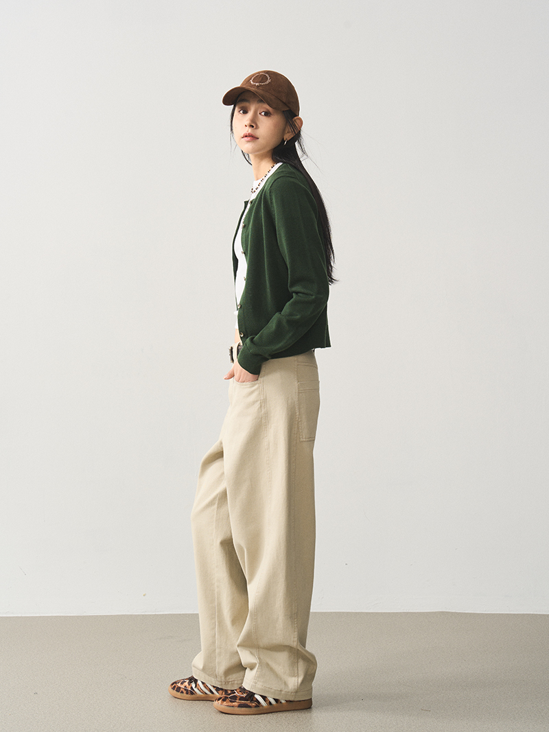 Petite Solid Color Knitted Cardigan for Women - Classic Versatile Short Style - Spring 2025 Fashion in Green Petite Solid Color Knitted Cardigan for Women - Classic Versatile Short Style - Spring 2025 Fashion in Green