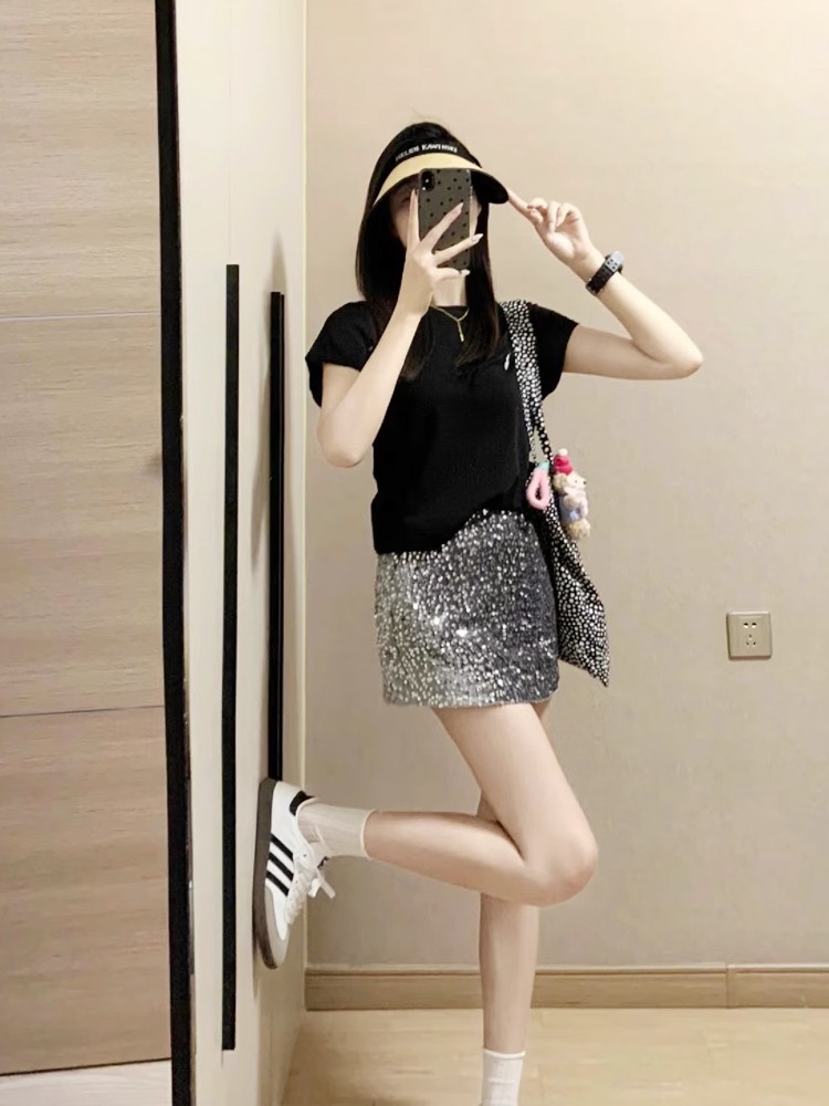 Petite Spicy Girl Black T-Shirt and Sequined Skirt Matching Set - Summer Outfit for Pear-Shaped Women, Y2K Style
